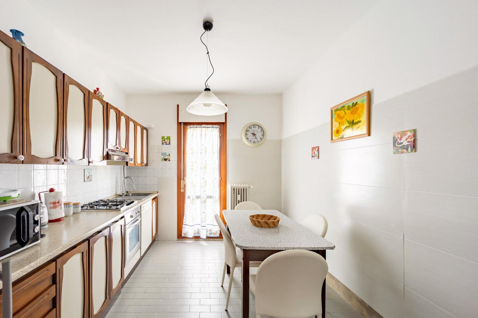 Ida Near The Station! Apartamento